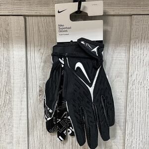 NWT Nike Youth Medium Superbad 6.0 Football Gloves Black White Grip Cushion